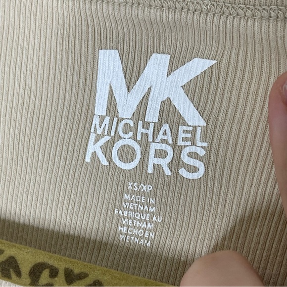 MK MICHAEL KORS Tan Beaded V Neck Ribbed Y2K Style Baby T Shirt Size XS - Picture 3 of 5